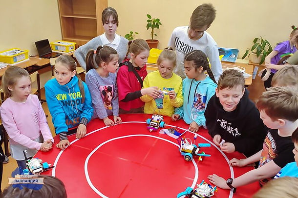 Tavolo rotondo bambini scienza gioco